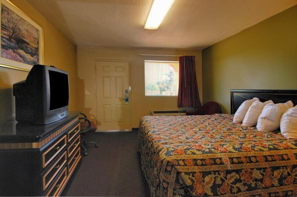 Rodeway Inn Indianola Szoba fotó