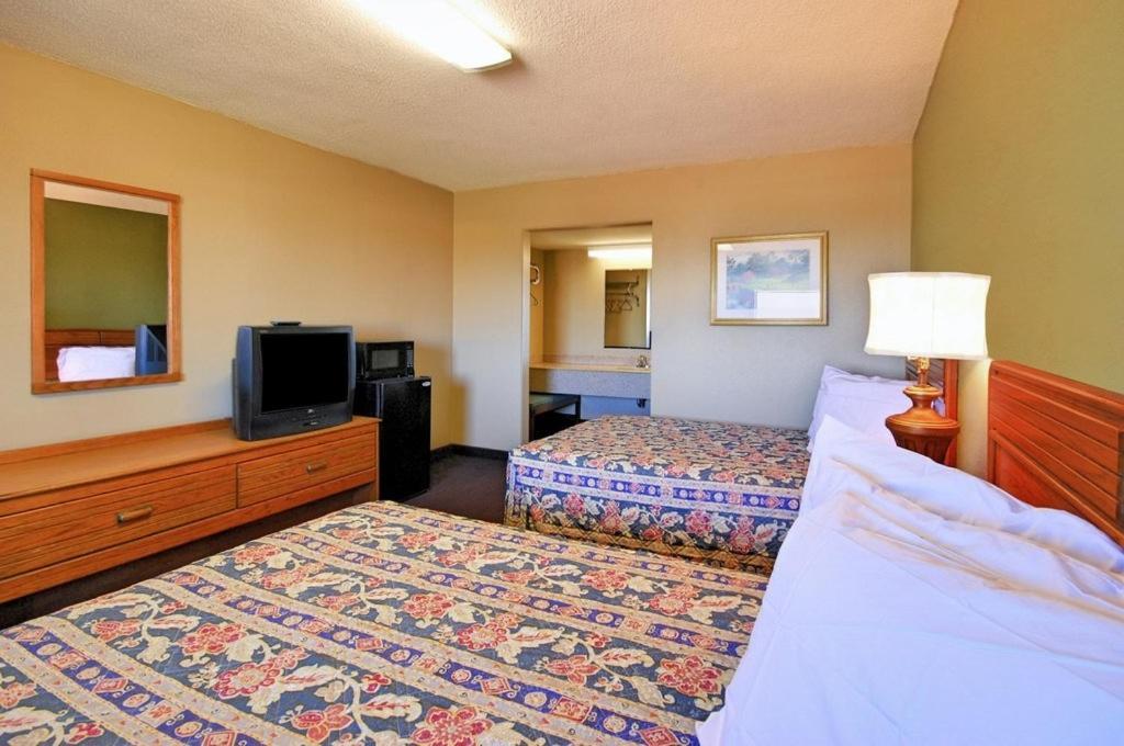 Rodeway Inn Indianola Szoba fotó
